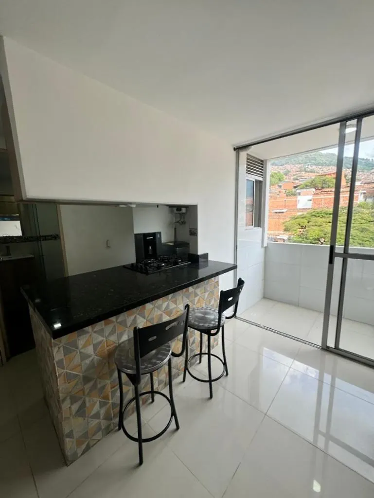 1051 Apartamento Privado - Ascensor - Internet - Hermosa Vista Medellin